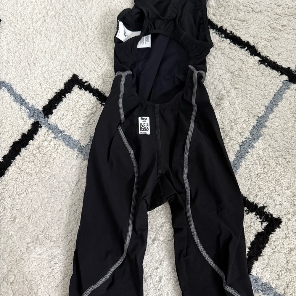 Arena Women's Black Powerskin Tech Suit-Brand New - Picture 2 of 3